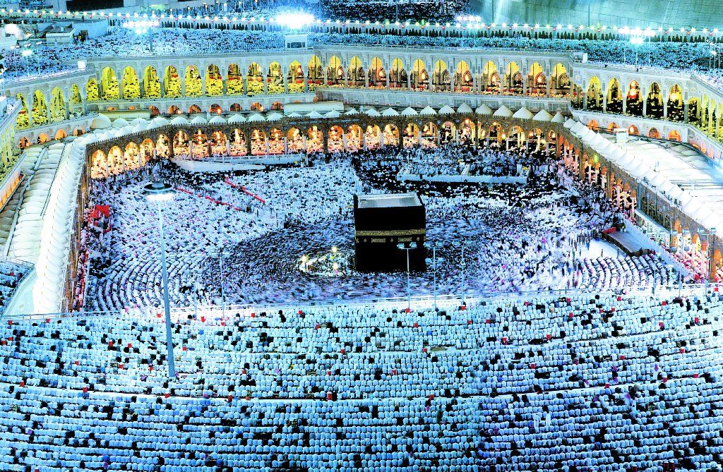 Egypt prepares for Eid as pilgrims converge on Saudi Arabia