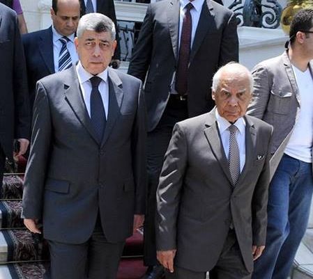 Interior minister defends police to rights groups