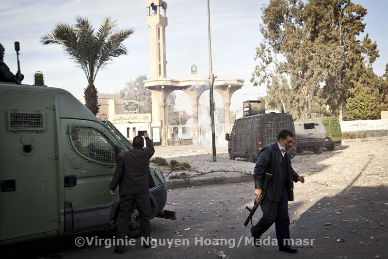 Police storm Al-Azhar University campus
