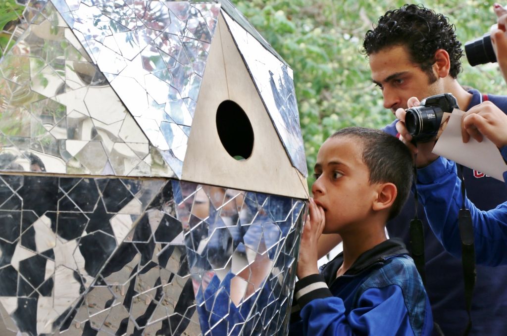 The wandering box: Storytelling in the age of the megacity