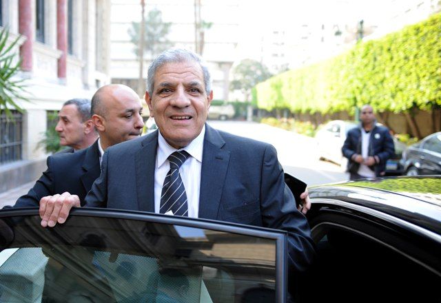محلب يقدم استقالة الحكومة.. وينتظر التجديد