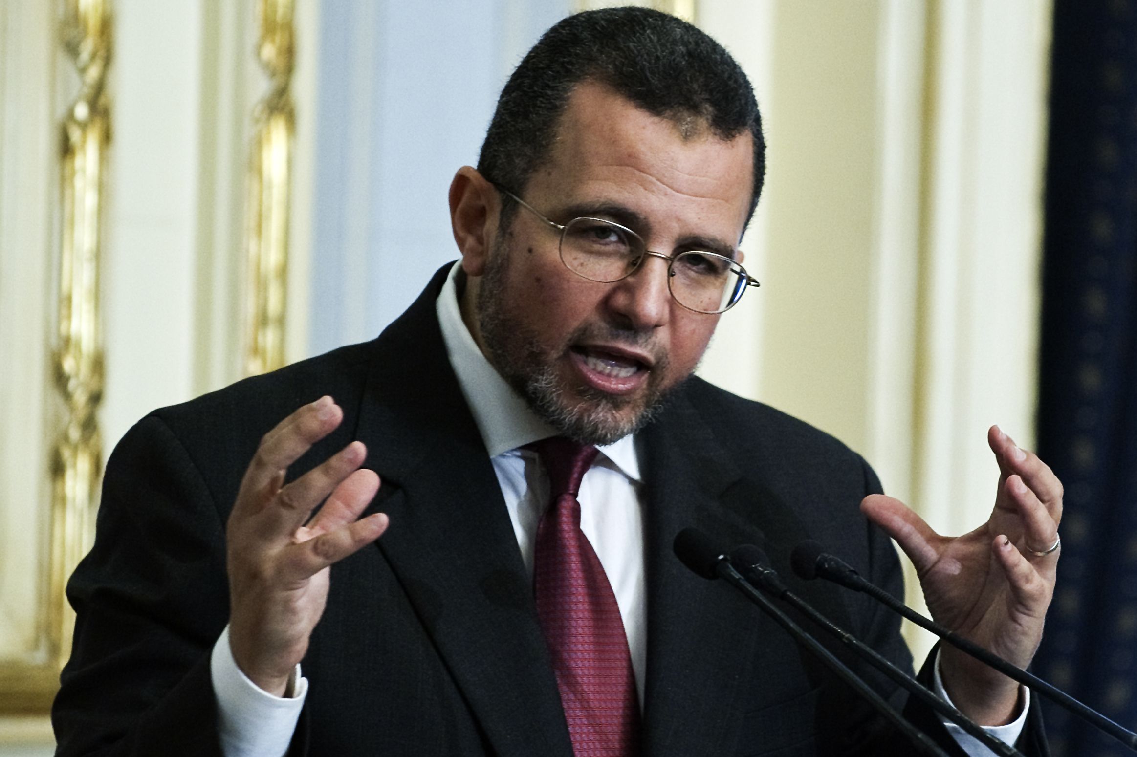Former PM Hesham Qandil acquitted by Cassation Court