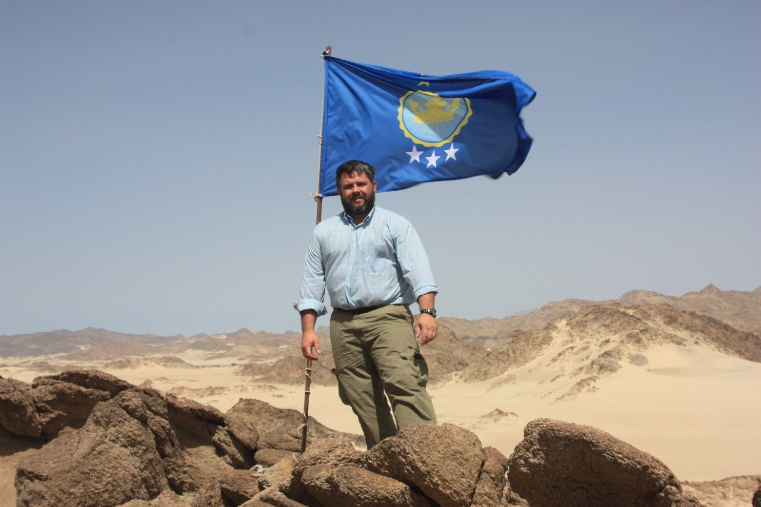 UK man buys Egyptian artifact for GBP3, US man claims desert land on Egypt border