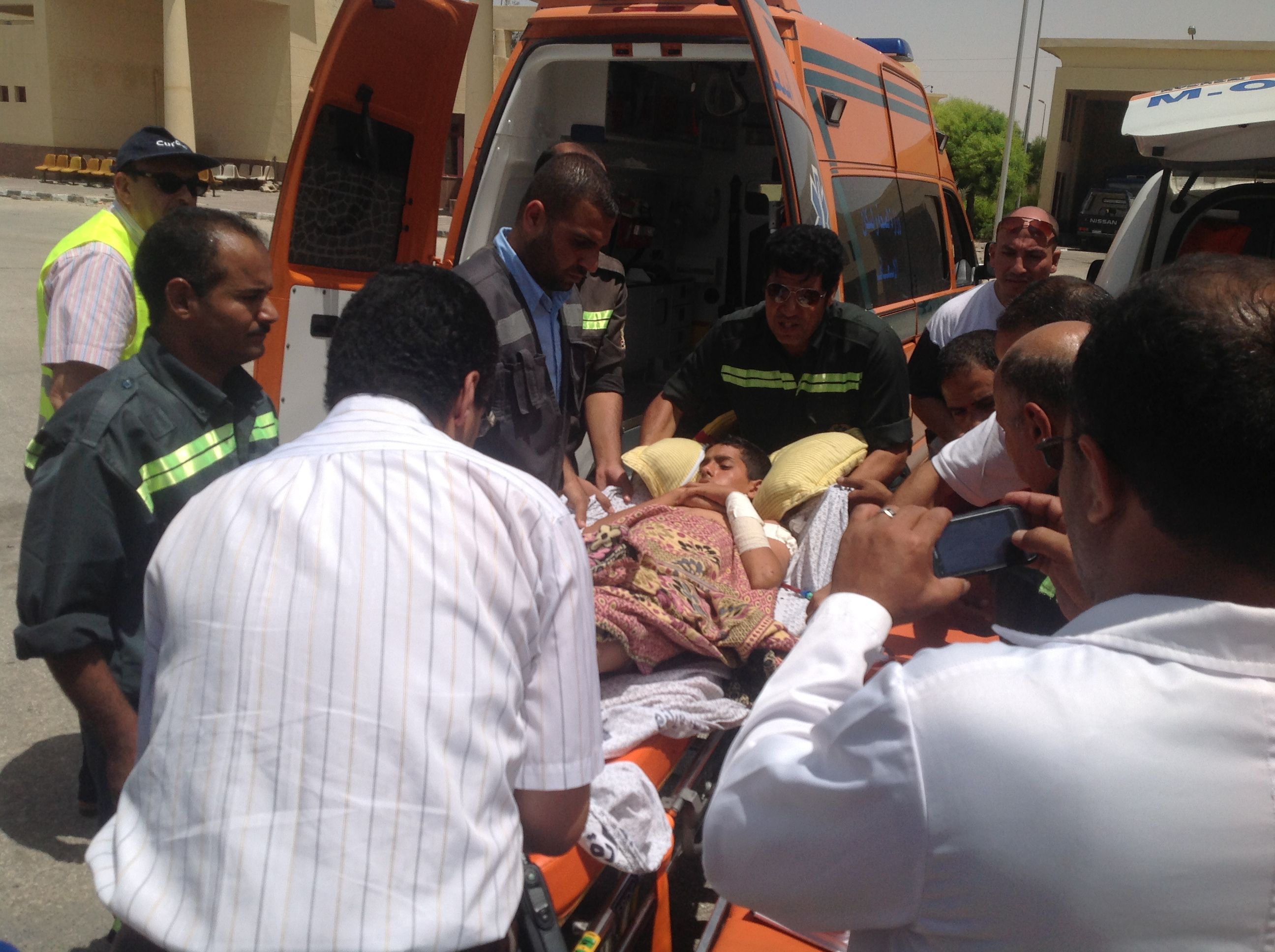 مشاهد من رفح.. فتح المعبر وحده لا يكفي