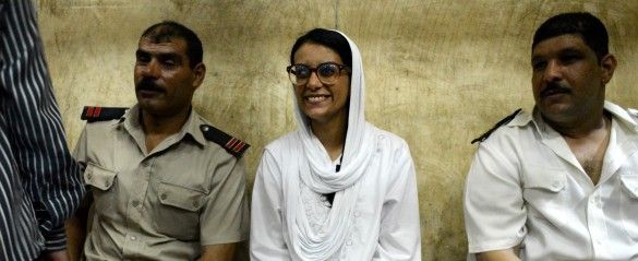 حبس ماهينور المصري ومعتصم مدحت سنتين و3 سنوات لمتظاهرين آخرين بالإسكندرية.. والاستئناف 13 يناير المقبل