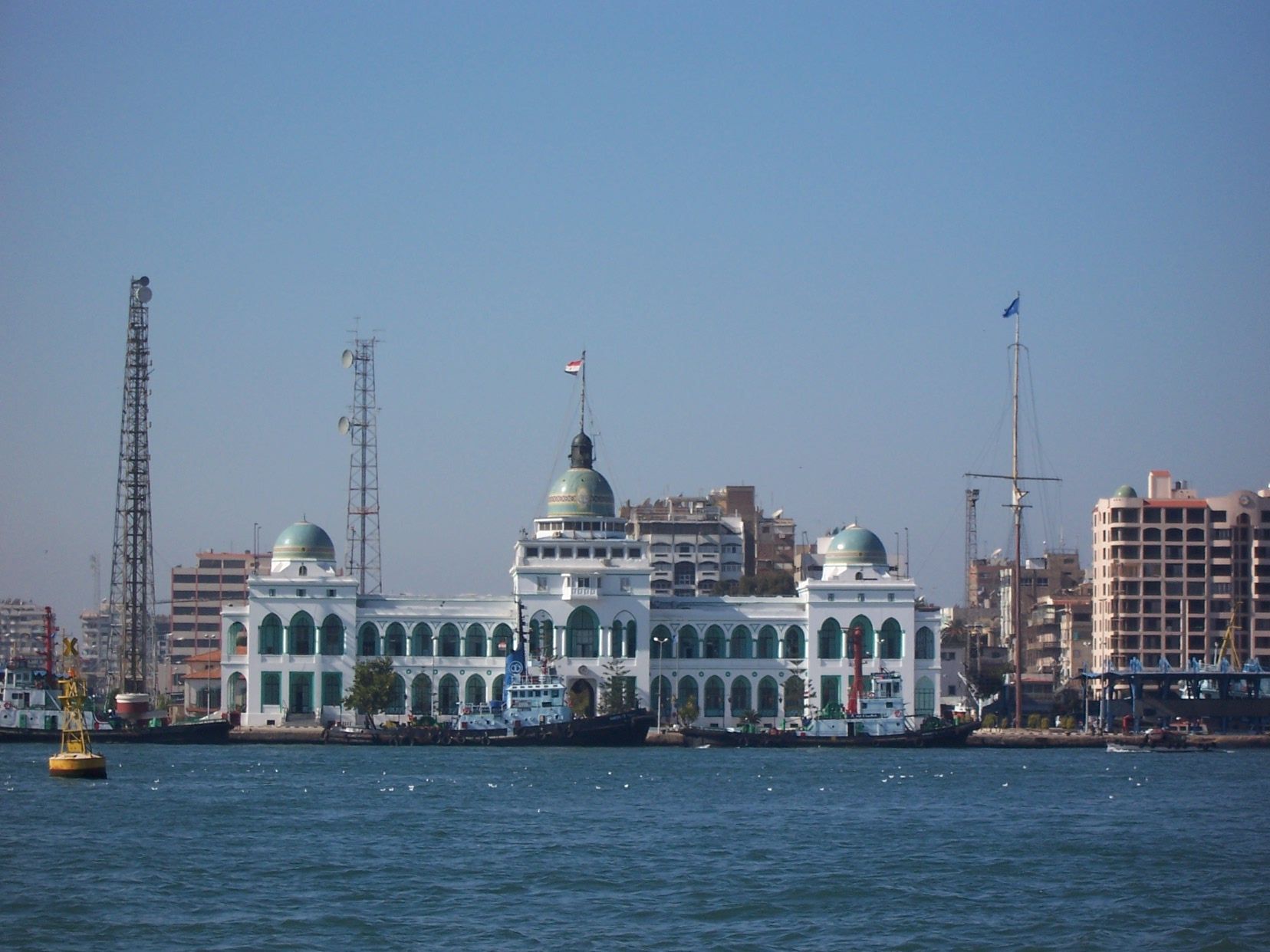 Store owners strike over new tariff in Port Said