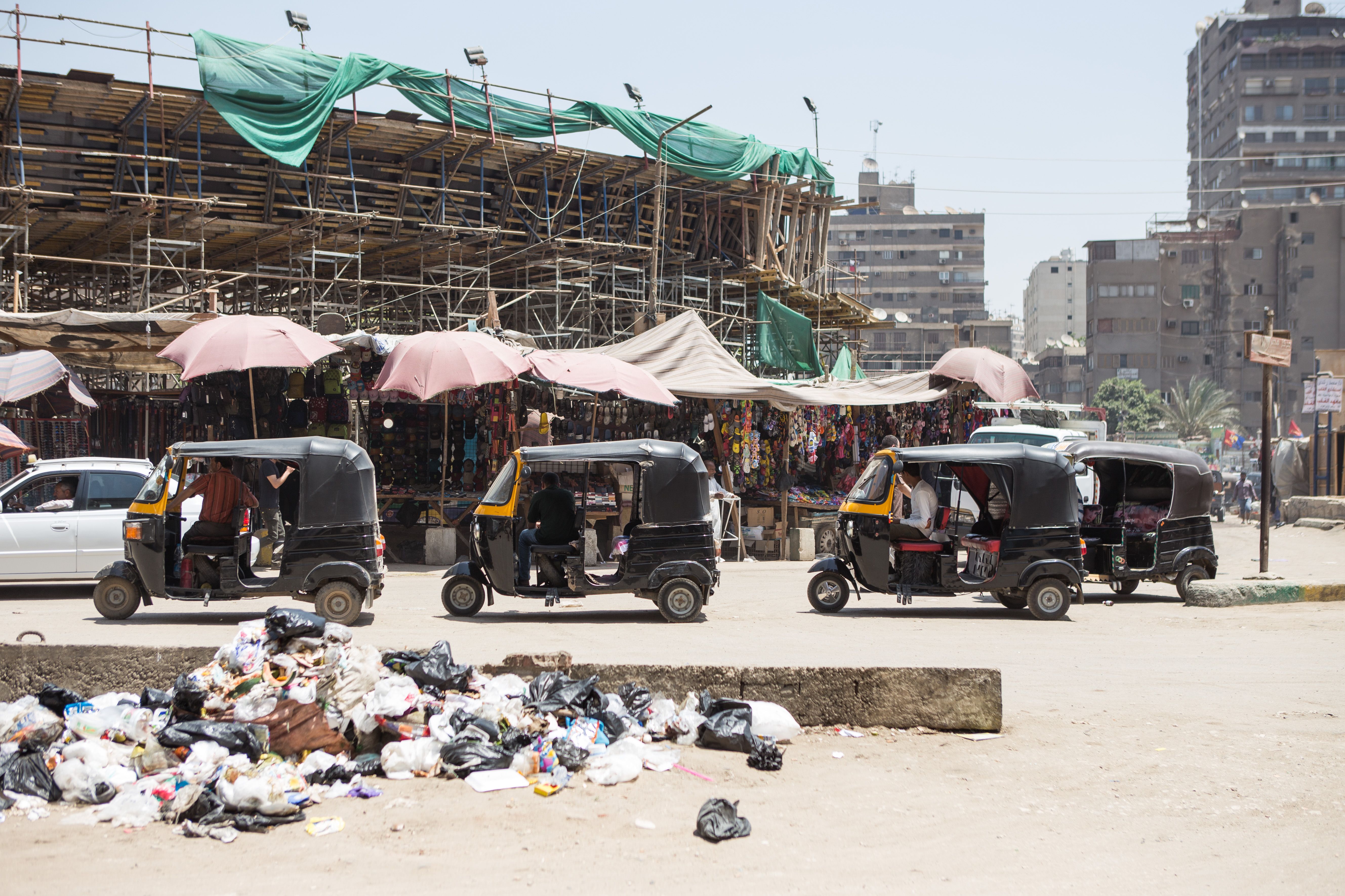 Sisi meets with Cairo governor to plan for citywide revamp