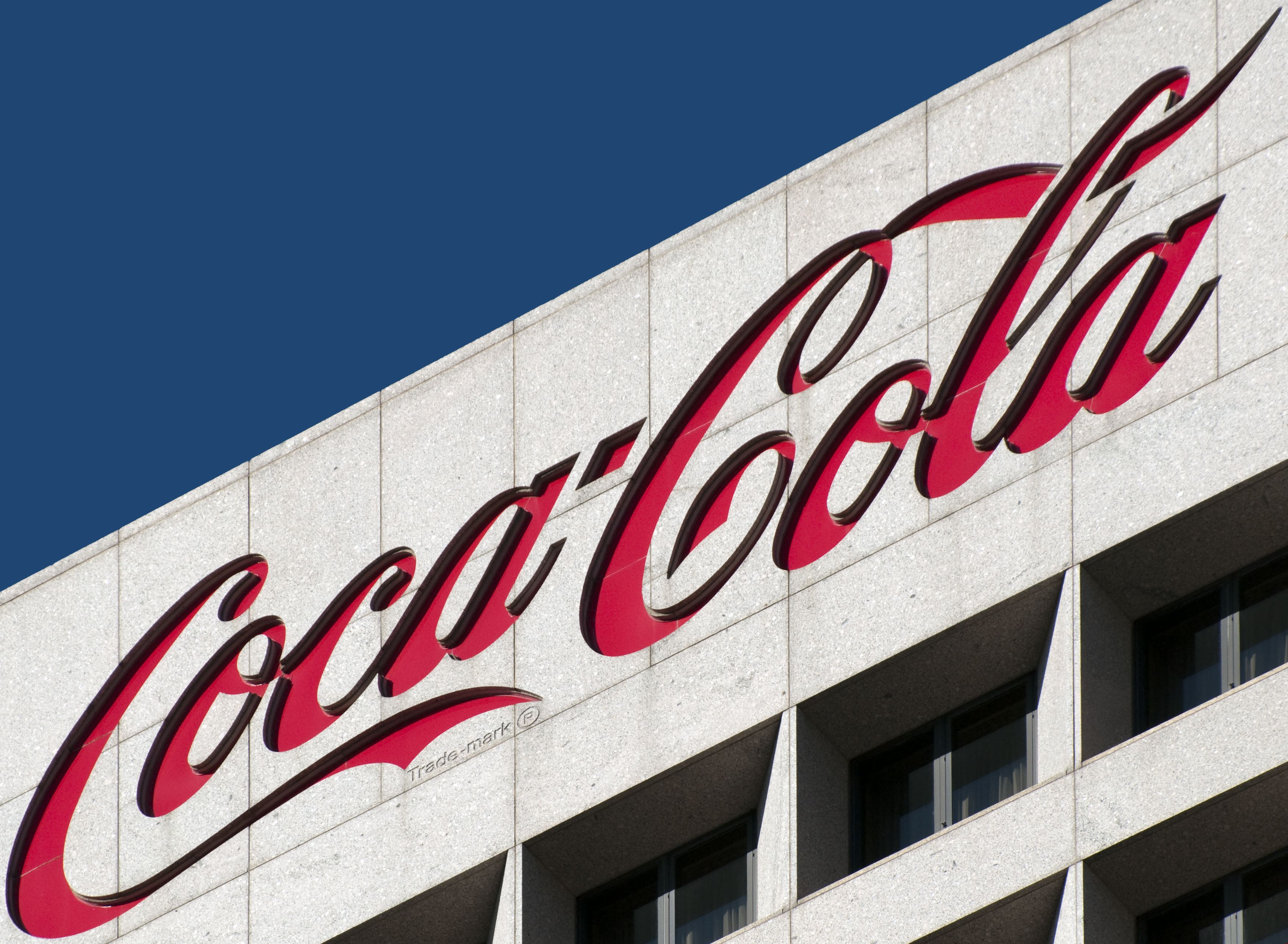 Schweppes workers protest imminent unemployment due to Coca-Cola merger
