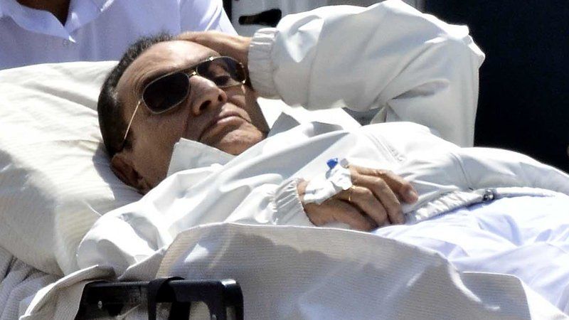 أموال مبارك في سويسرا.. الاحتجاز مستمر للتحقق من مشروعيتها بعد الإفراج الإداري