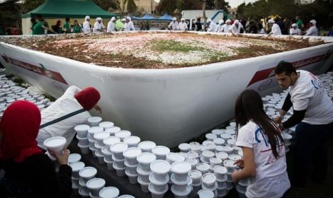 Egypt enters Guinness Book of Records with 4-ton ful platter