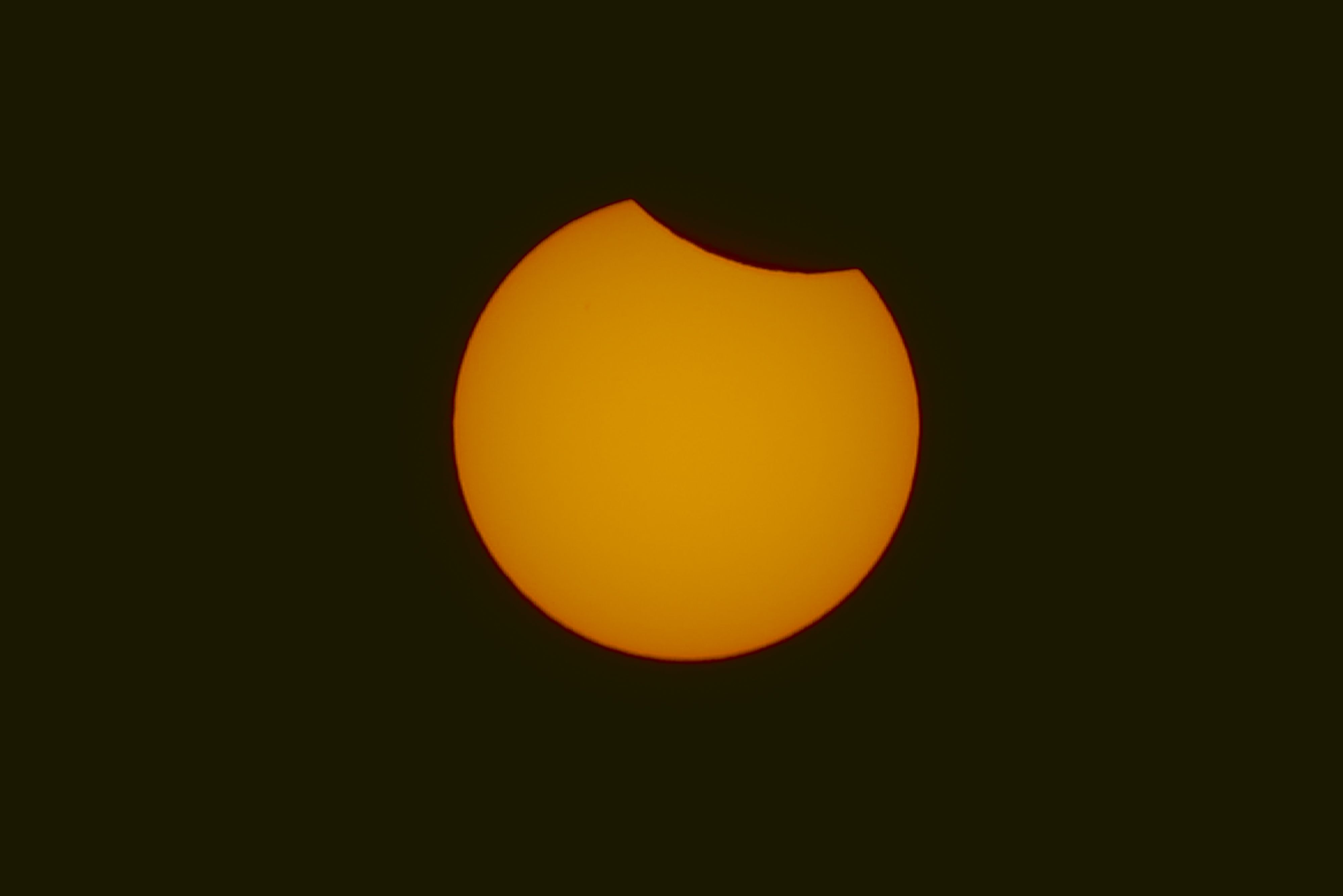 Solar eclipse awes Cairo’s astronomy enthusiasts