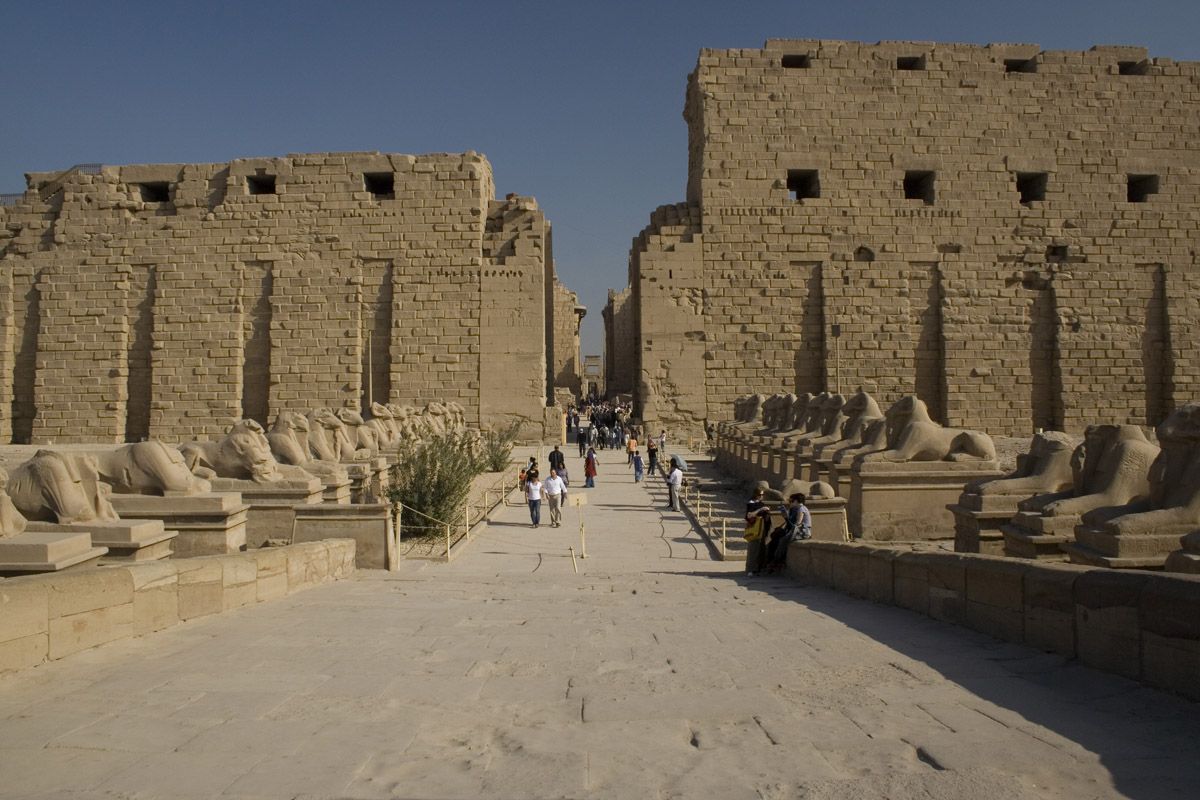 المستبعدون من صورة مصر الحضارية: عُمال الحفائر الأثرية