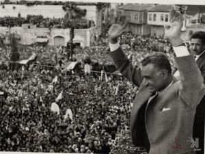 الطبيب الذي عالج الشعب بالوهم