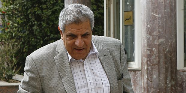 رئيس وزراء مصر الجديد هو أحد أعضاء الوطني المنحل