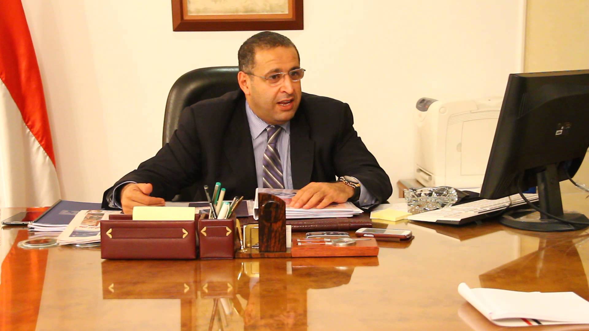 Minister’s remarks about depreciation stoke tension with Central Bank