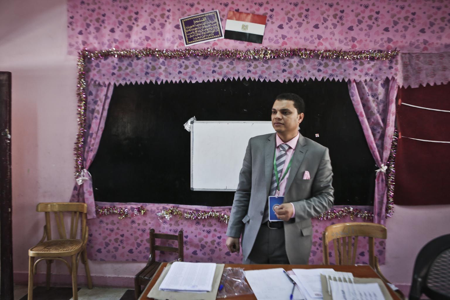 Pro-Sisi list tops polls with first round voter turnout of 26.56%