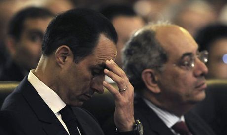 Prosecution appeals decision to release Alaa, Gamal Mubarak in corruption case