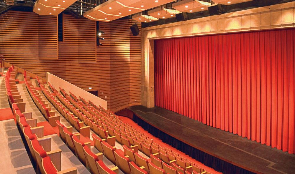Budget cuts threaten survival of AUC’s theater program, says professor
