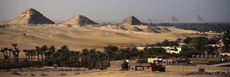 3 people arrested for selling pieces of the pyramids