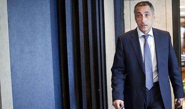 لماذا لا يستجيب الدولار لـ “روشتة المركزي”؟