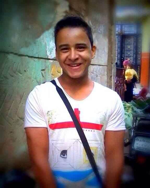Prosecution appeals decision to release torture T-shirt detainee