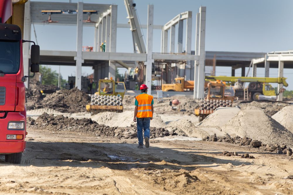 First ever minimum wage for Egypt’s private sector workers set at around LE2400 per month