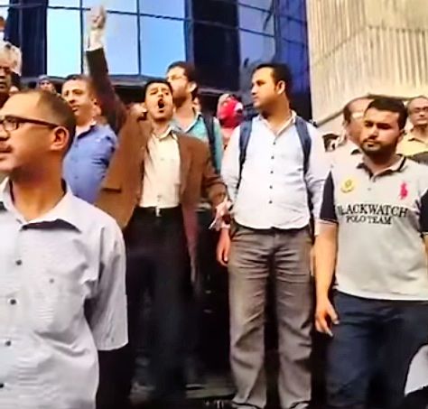 Update: Journalists protest police harassment outside syndicate’s headquarters