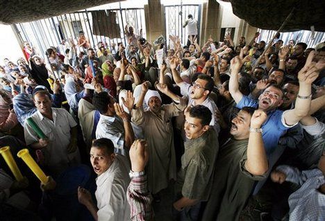 New wave of labor strikes across Suez Canal, Nile Delta, Assiut