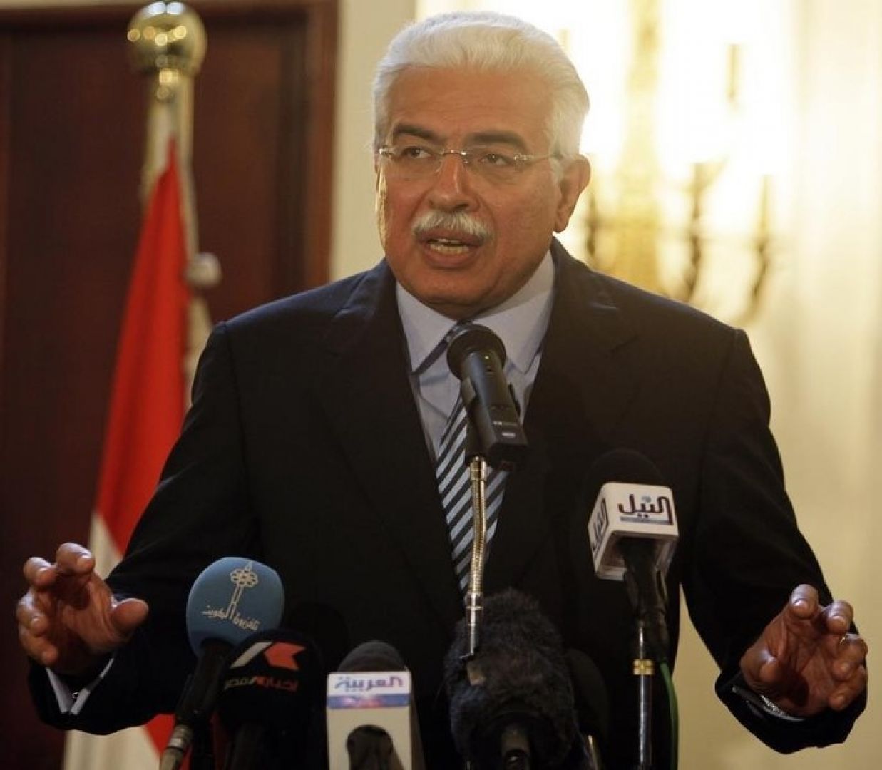 Mubarak-era PM acquitted of graft charges