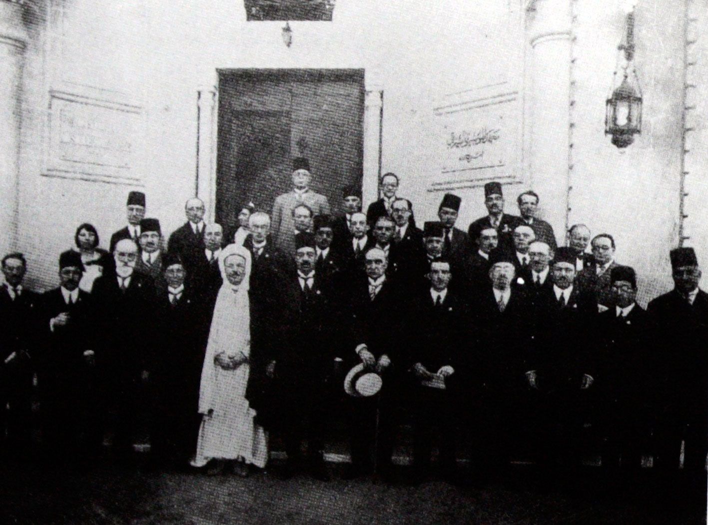 The ambivalent hybridity of pre-independence Arab societies