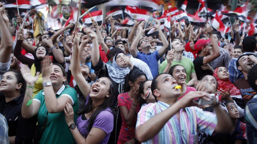 البنك الدولي: الطبقة الوسطى المصرية تقلصت في العقد اﻷول من اﻷلفية.. والمواطنون أصبحوا أكثر تعاسة
