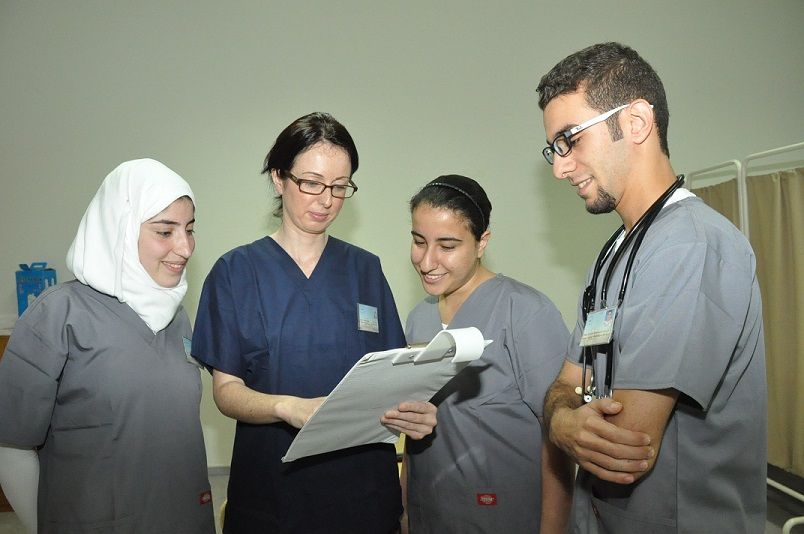 Why are private Egyptian hospitals recruiting nursing staff from overseas?