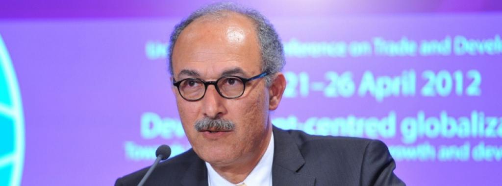 محمود الخفيف يتحدث إلى “مدى مصر” عن “روشتة” صندوق النقد لعلاج الأزمة الاقتصادية