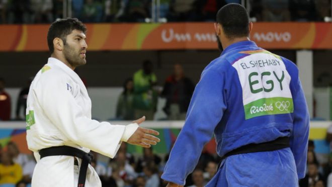 مساء الخير.. ماذا أفعل لو قابلت إسرائيليًا في الخارج؟