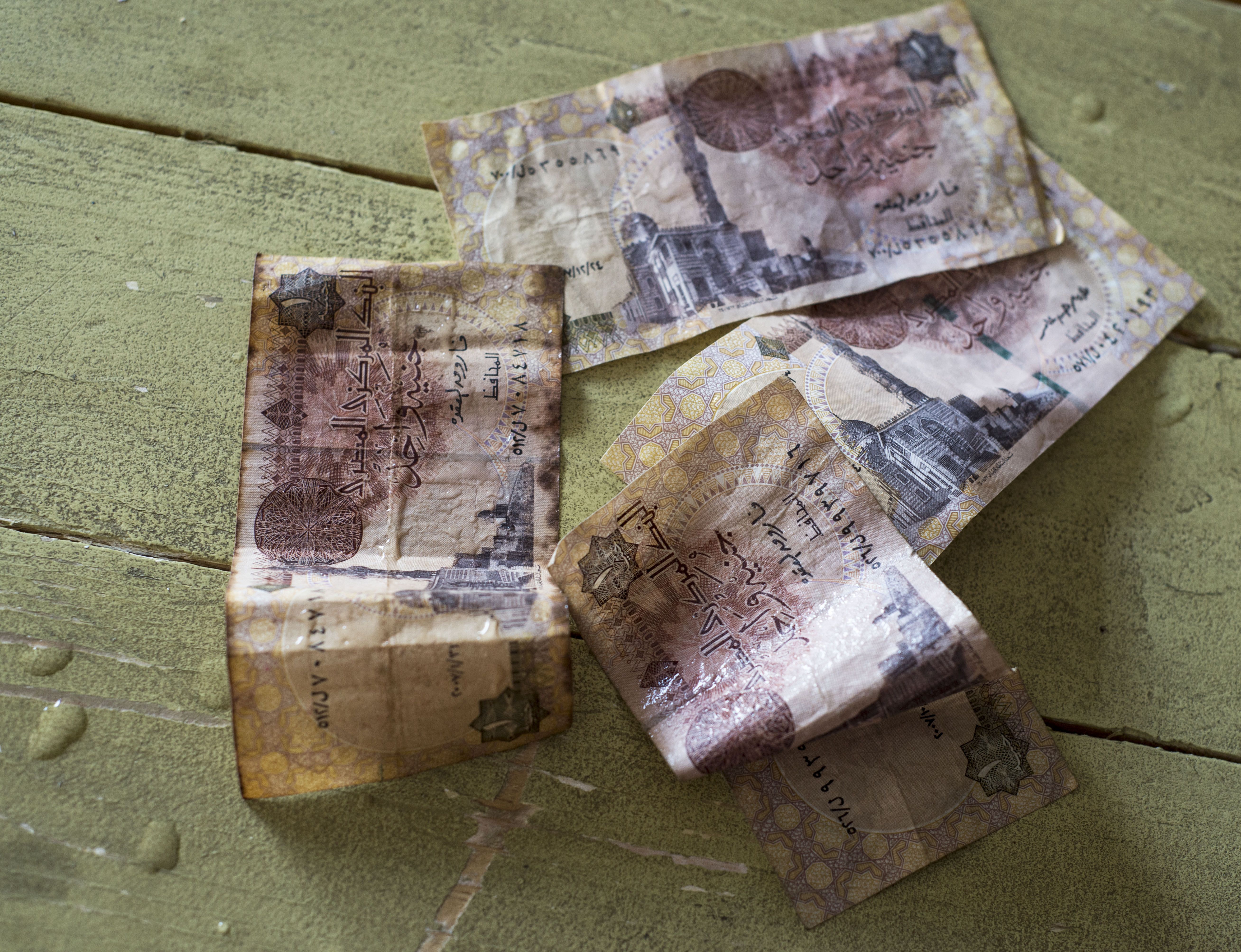 A look at the last time Egypt floated the pound in 2003