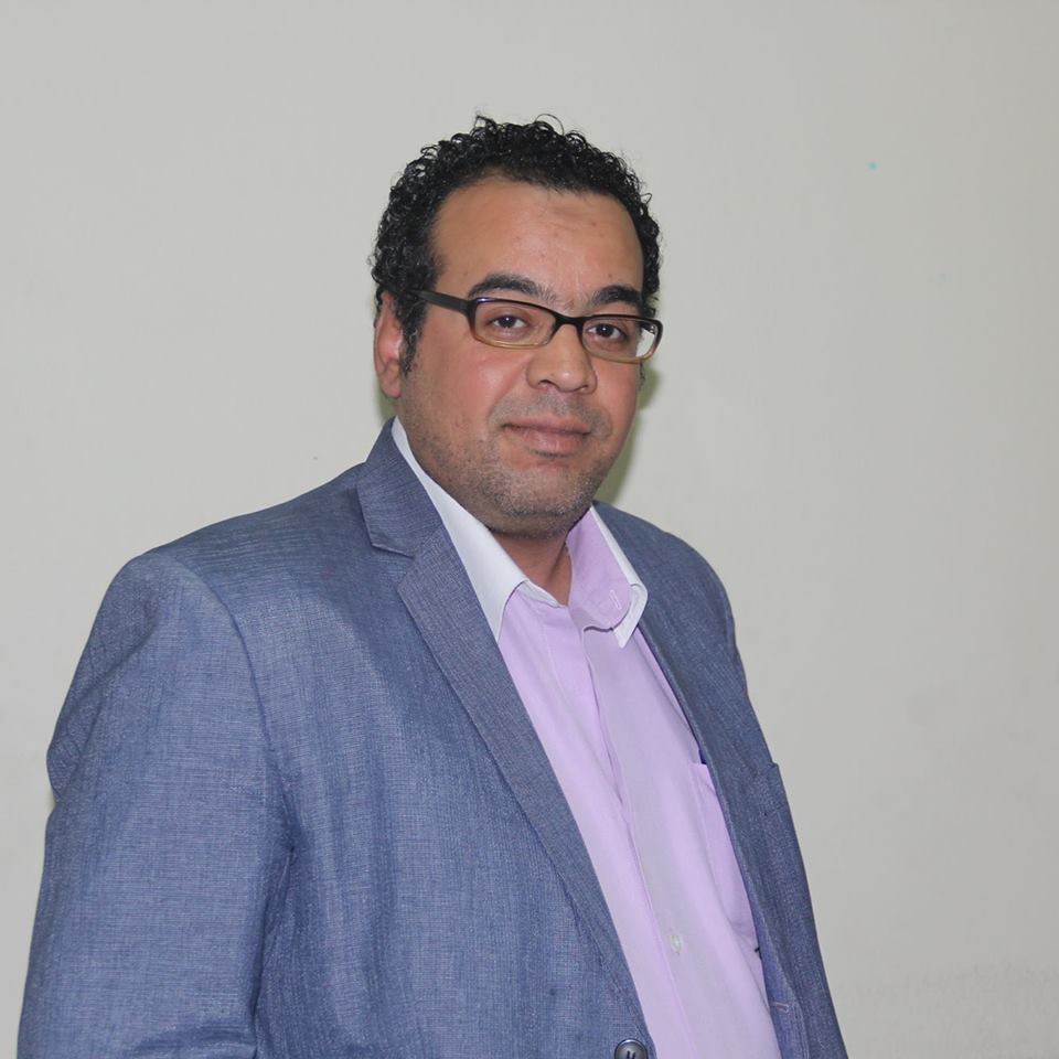 بعد منعه من السفر صباح اليوم.. المحامي أحمد راغب: لست متهمًا في أي قضية