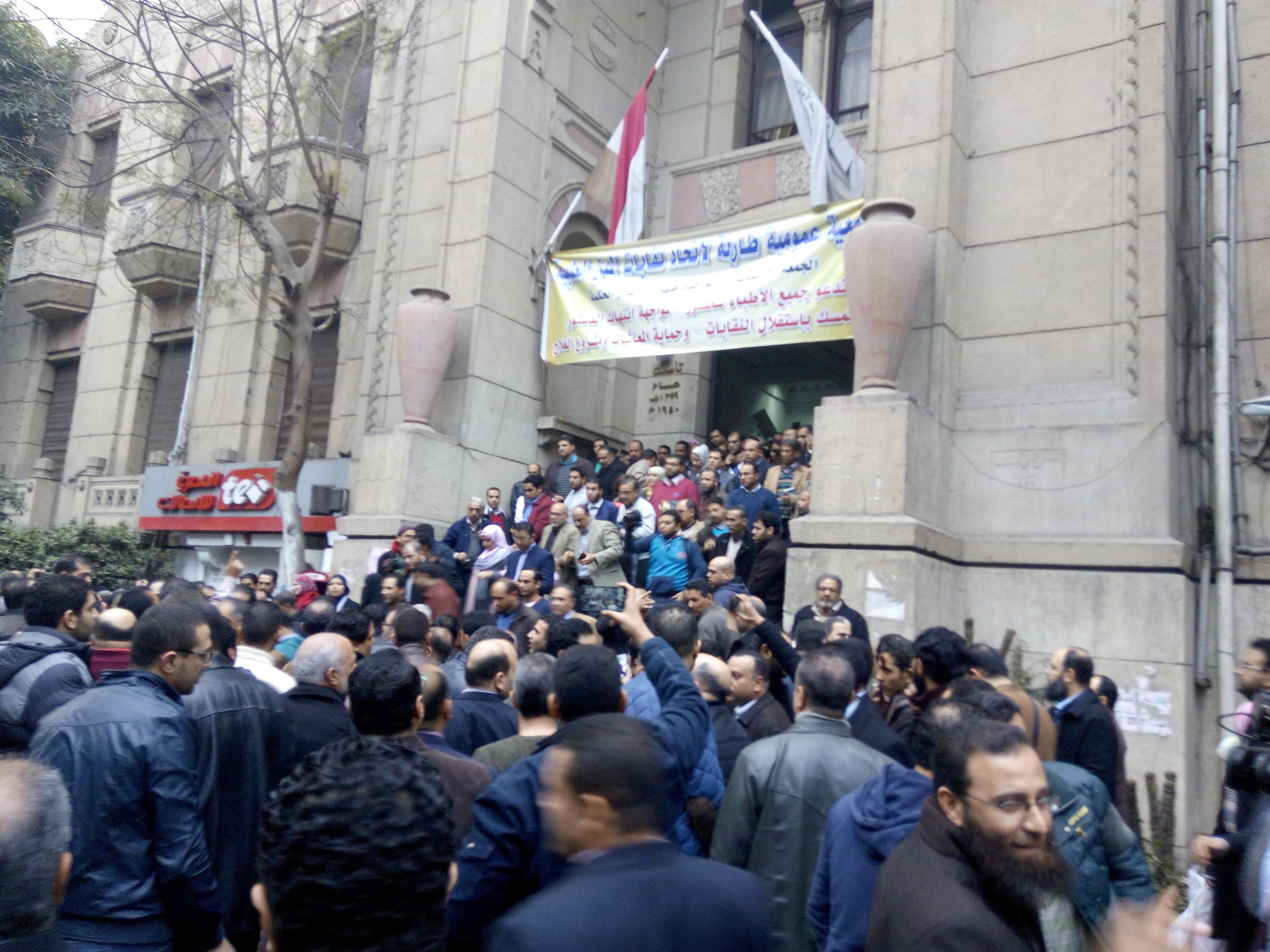 عضو بمجلس نقابة الصيادلة: الاتفاق مع الصحة حول تسعير الدواء يشمل بنودًا سرية