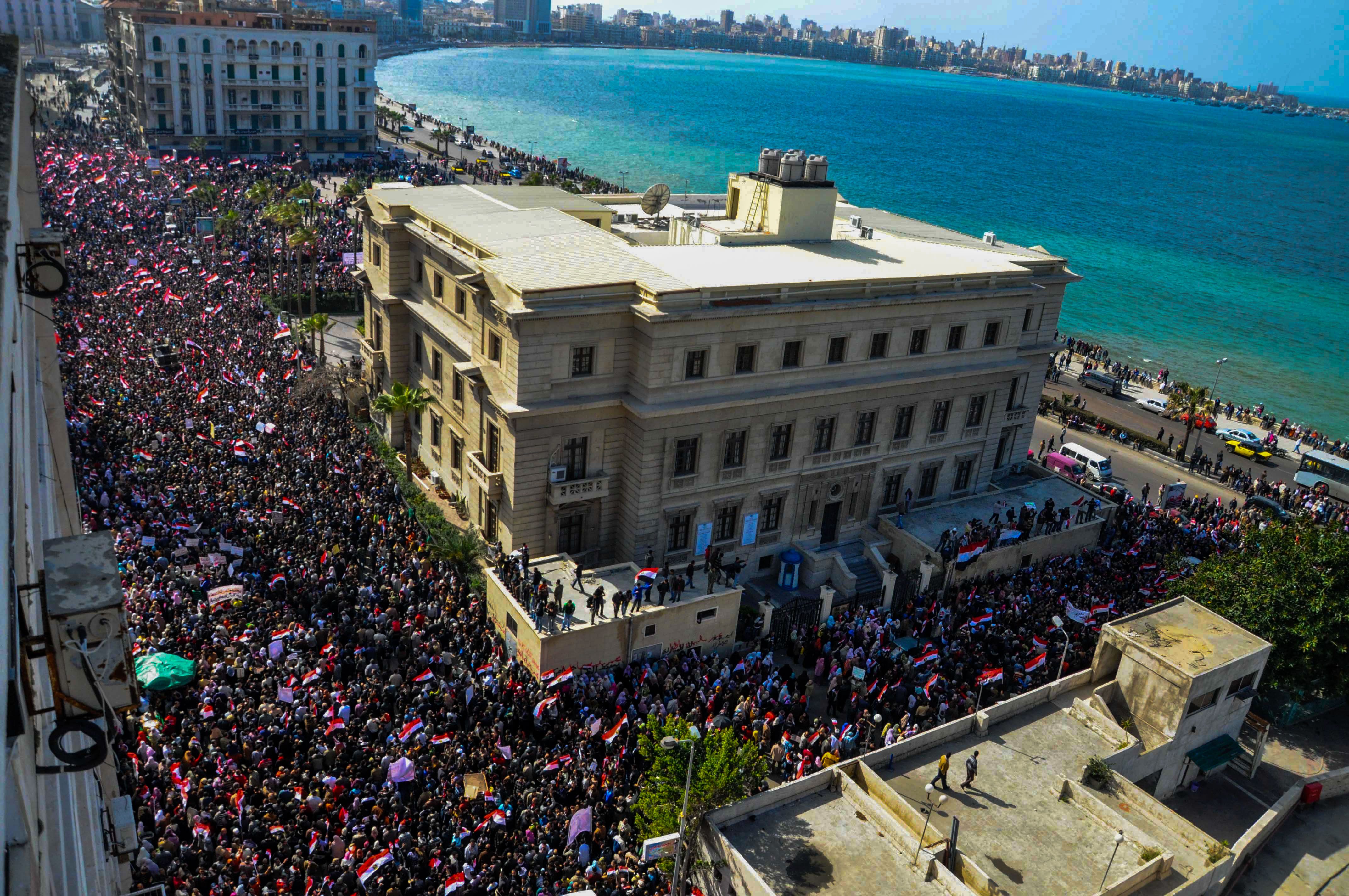 أربعة مشاهد لـ 25 يناير في الإسكندرية: تاريخ مُختصر للثورة المصرية