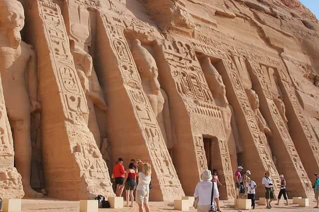 Israeli tour group visits Egypt for 1st time in 18 months