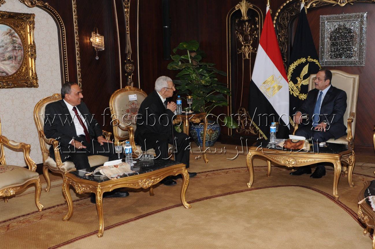 صحفيون يطلقون حملة توقيعات لمنع زيارة وزير الداخلية لمقر النقابة