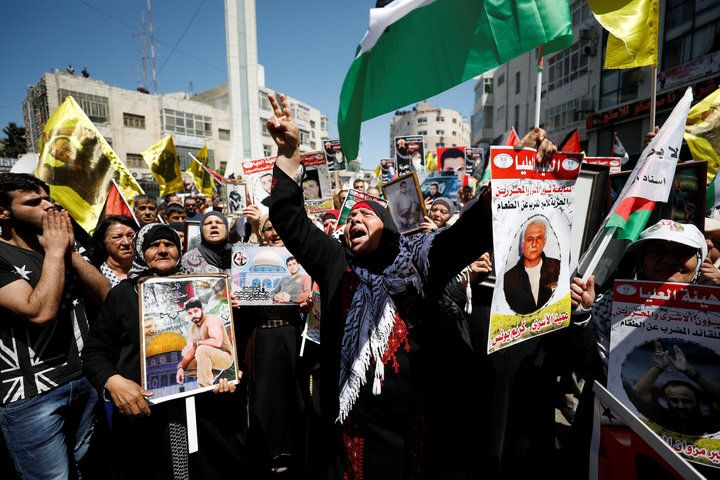 Hamas, Israel agree to prisoner exchange over 4-day truce starting Thursday