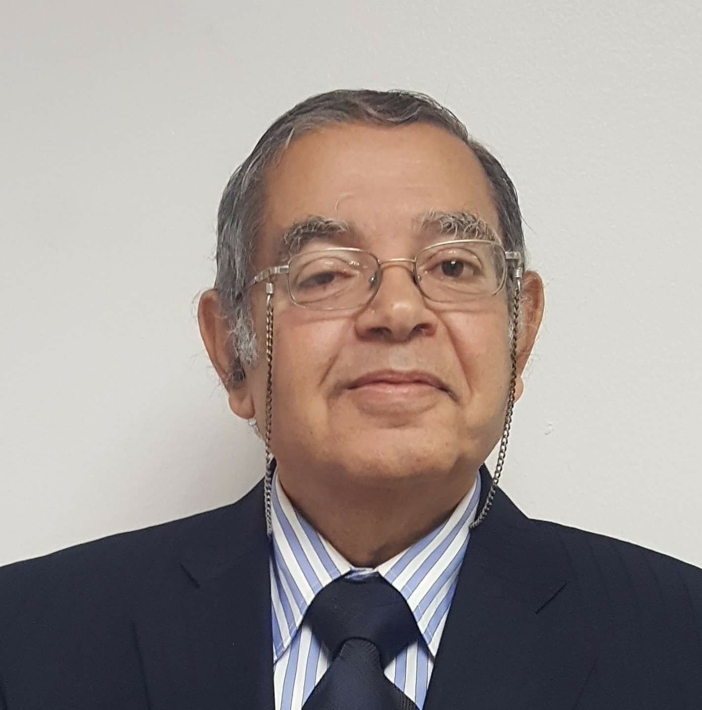 أستاذ «طب الزقازيق» الموقوف عن العمل ينفي صلته بالتدوينات المسيئة للإسلام: صفحتي اُخترقت