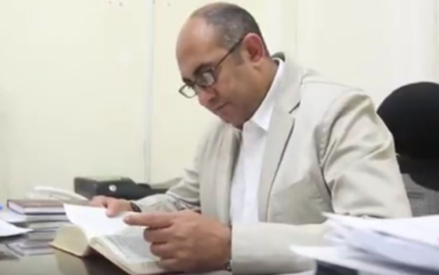 لم ينف أو يؤكد منع خالد علي من السفر.. قاضي التحقيق في «المجتمع المدني»: أحتاج لمراجعة أوراق القضية