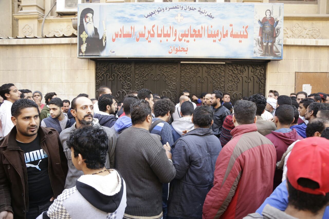 في حادث «مارمينا».. المسلح يحاول لمدة ربع ساعة اقتحام الكنيسة.. ومواطن يتصدى له بسلاح الأمن