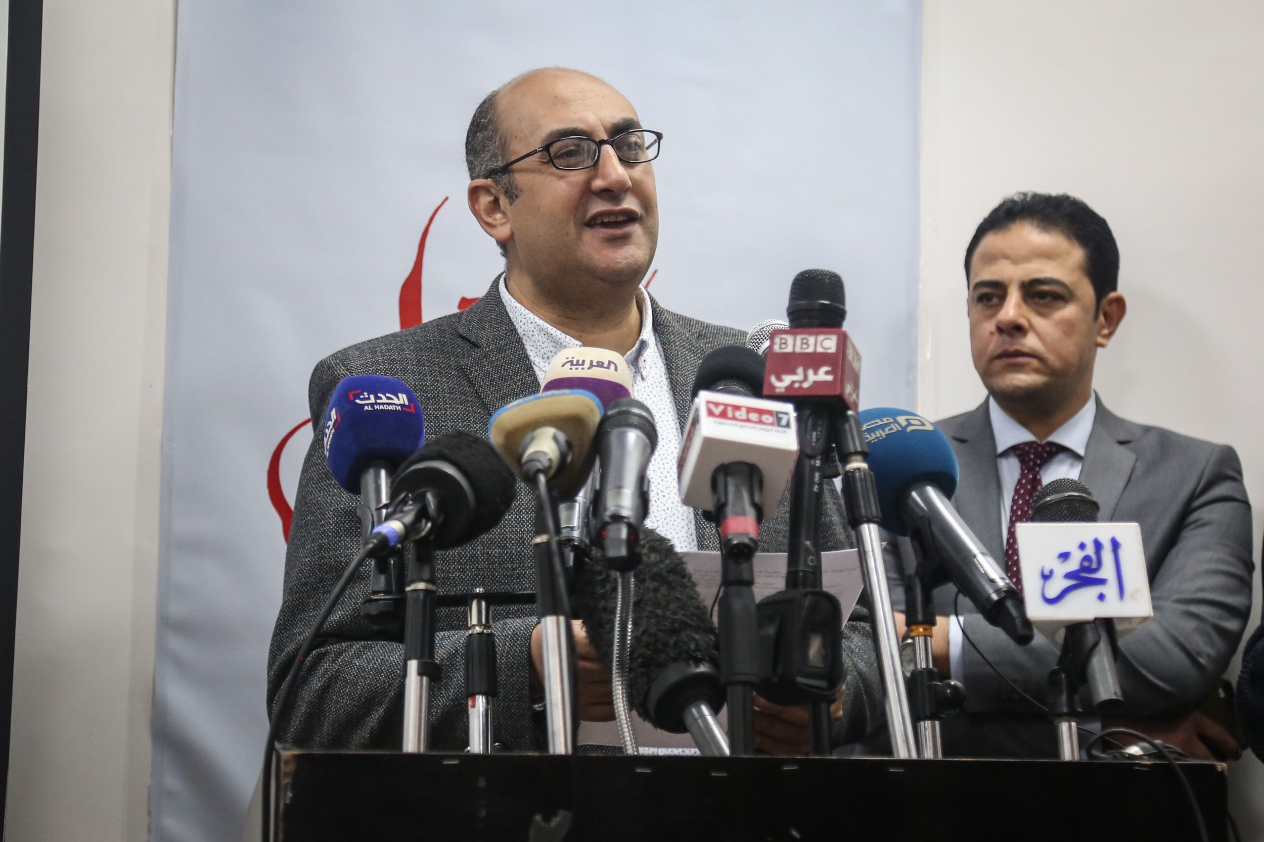 «الوطنية للانتخابات» ترفض تسليم خالد علي بيانًا بتوكيلاته: العبرة بما يقدمه طالب الترشح