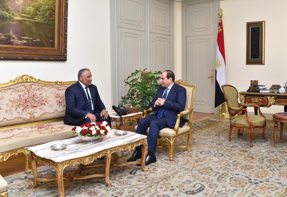 هل أبعد السيسي «عرفان» عن رئاسة الرقابة الإدارية بالمخالفة للدستور والقانون؟