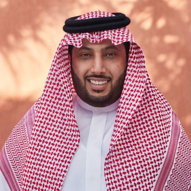 شاعر ومستثمر غني وموحد العرب.. الوجوه المتعددة لتركي آل الشيخ في نظر الإعلام المصري