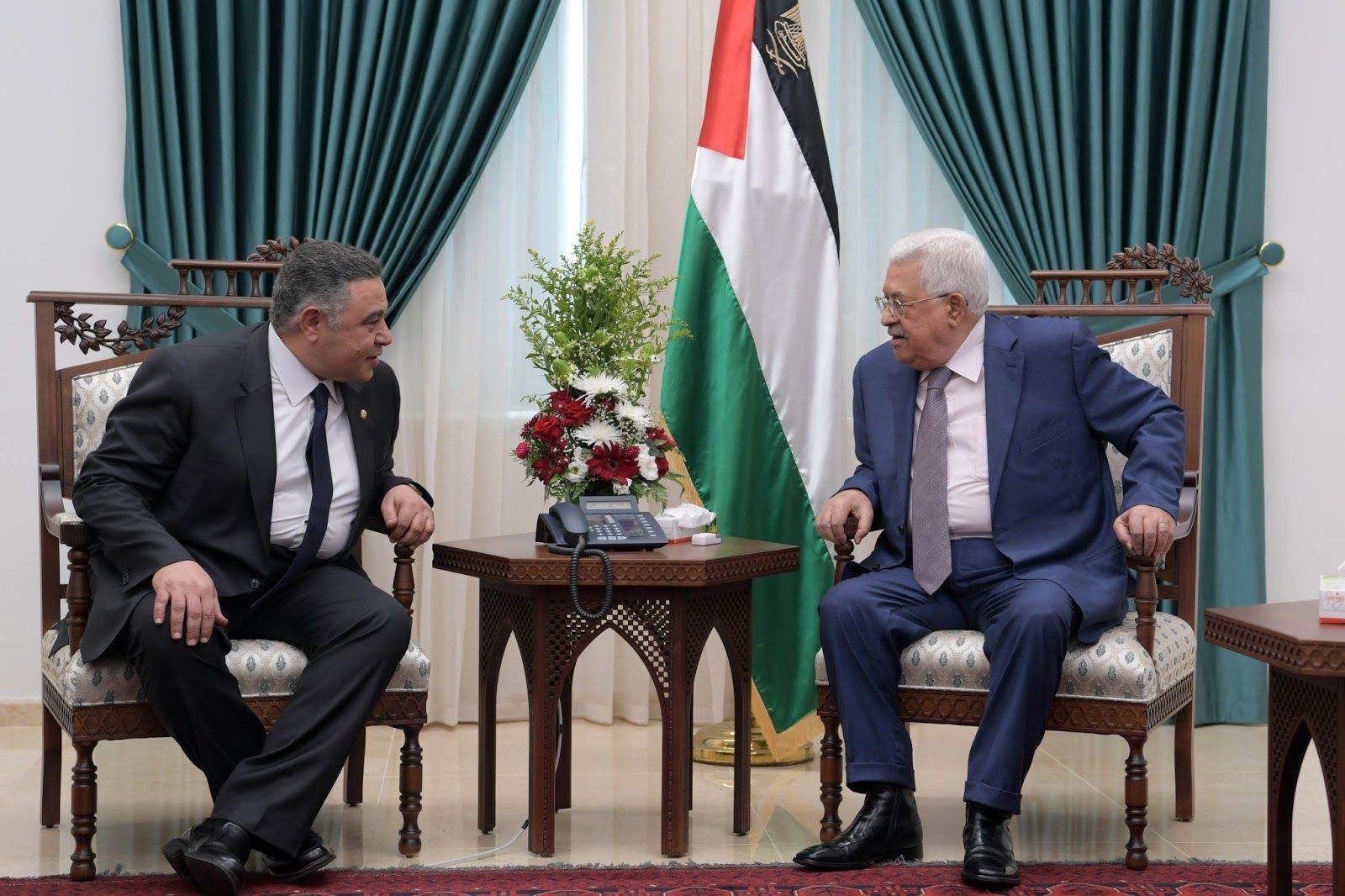 Hamas left out in cold, as Egypt and Fatah agree to freeze truce talks