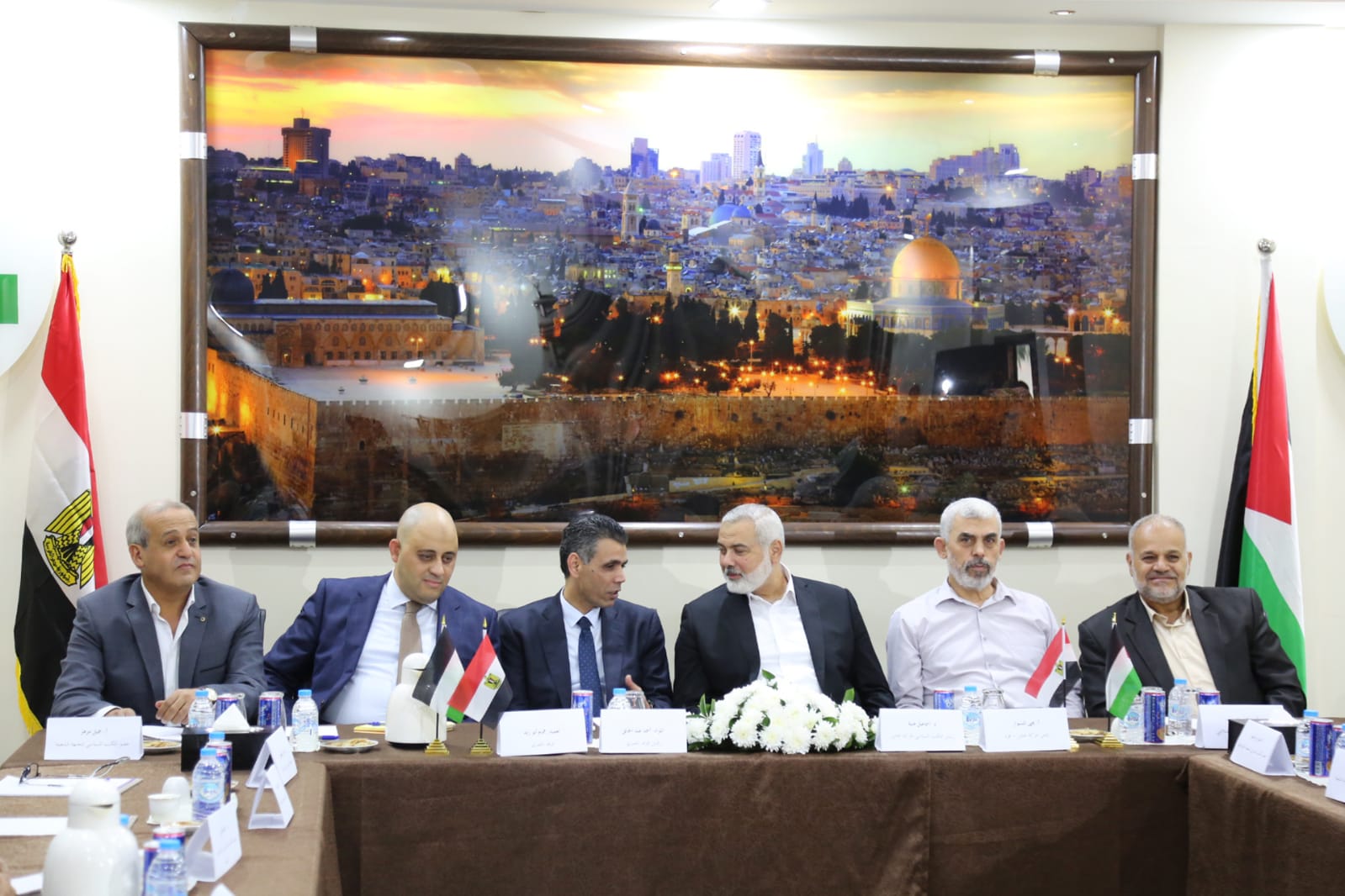 Palestinian Authority nears decision to remove sanctions on Gaza administrative salaries as Egypt intensifies mediation efforts