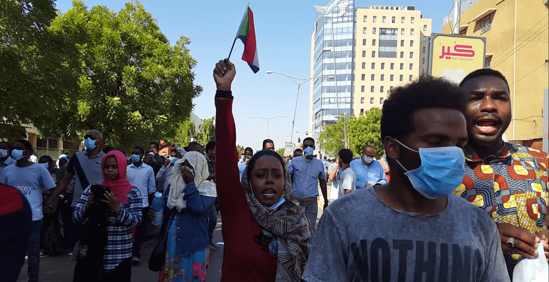 #مدن_السودان_تنتفض يدخل يومه الـ 11: تصعيد لإجبار البشير على التنحي